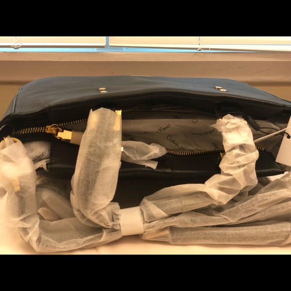 Calvin Klein’s L Doreen black leather - Picture 5 of 8